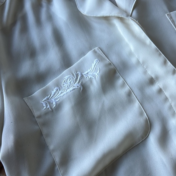 La Blouse Cream Button Down - Picture 3 of 3